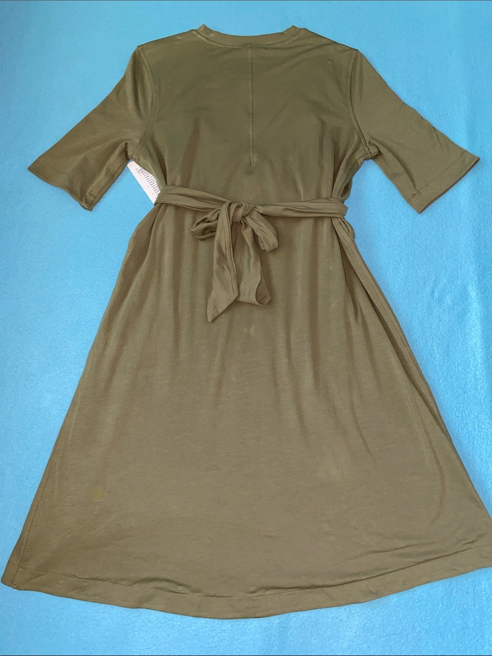 LULULEMON ATHLETICA dress olive green short sleeve faux wrap top midi NEW size 2 - Picture 4 of 12